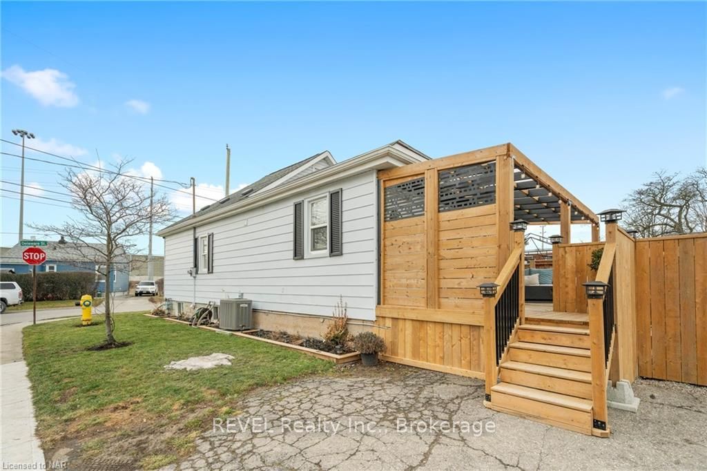 Photo 28 of 11 Delaware Street, St. Catharines, Facer — HOMEH