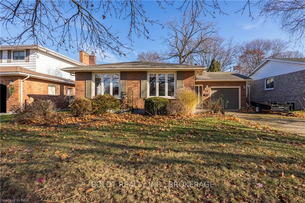 Photo 1 of 33 Port Master Drive, St. Catharines, Martindale Pond — HOMEH
