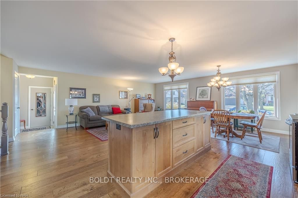 Photo 11 of 33 Port Master Drive, St. Catharines, Martindale Pond — HOMEH