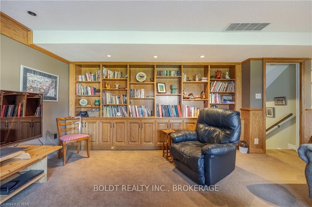 Photo 20 of 33 Port Master Drive, St. Catharines, Martindale Pond — HOMEH