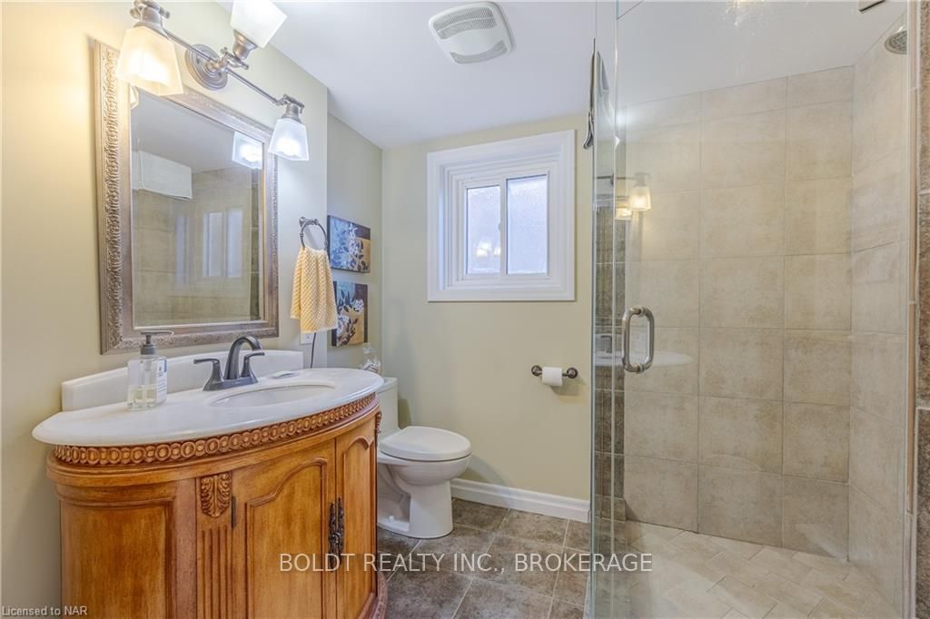 Photo 22 of 33 Port Master Drive, St. Catharines, Martindale Pond — HOMEH