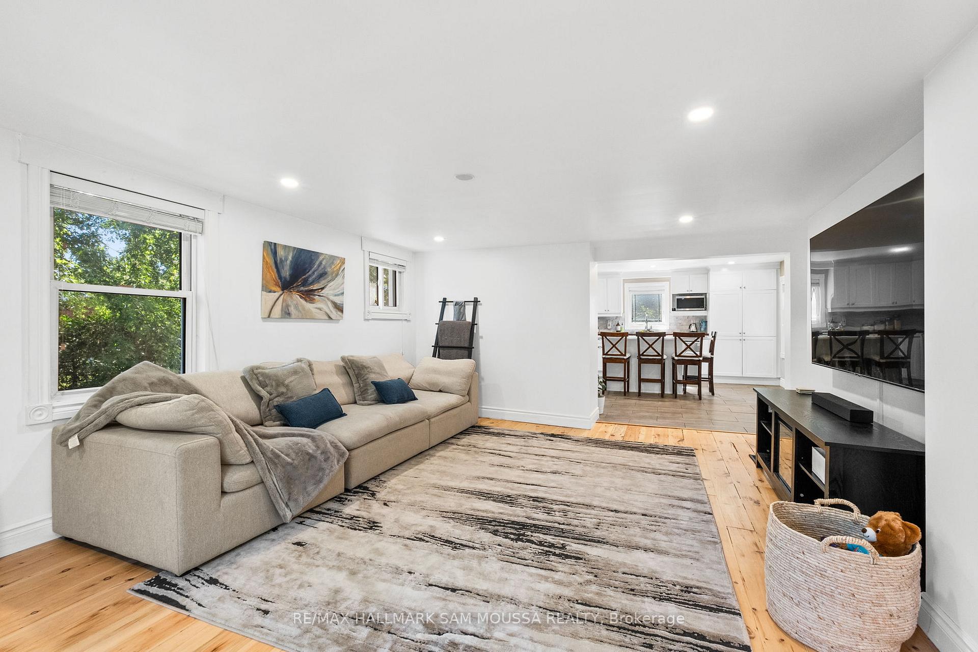 Photo 13 of 4968 Thunder Road, Ottawa, Carlsbad Springs — HOMEH