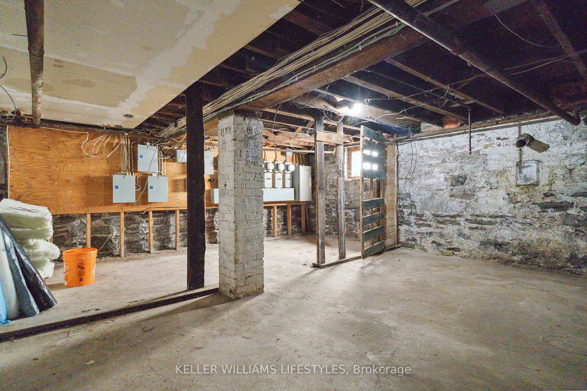 Photo 61 of 33 Station Street, St. Thomas — HOMEH