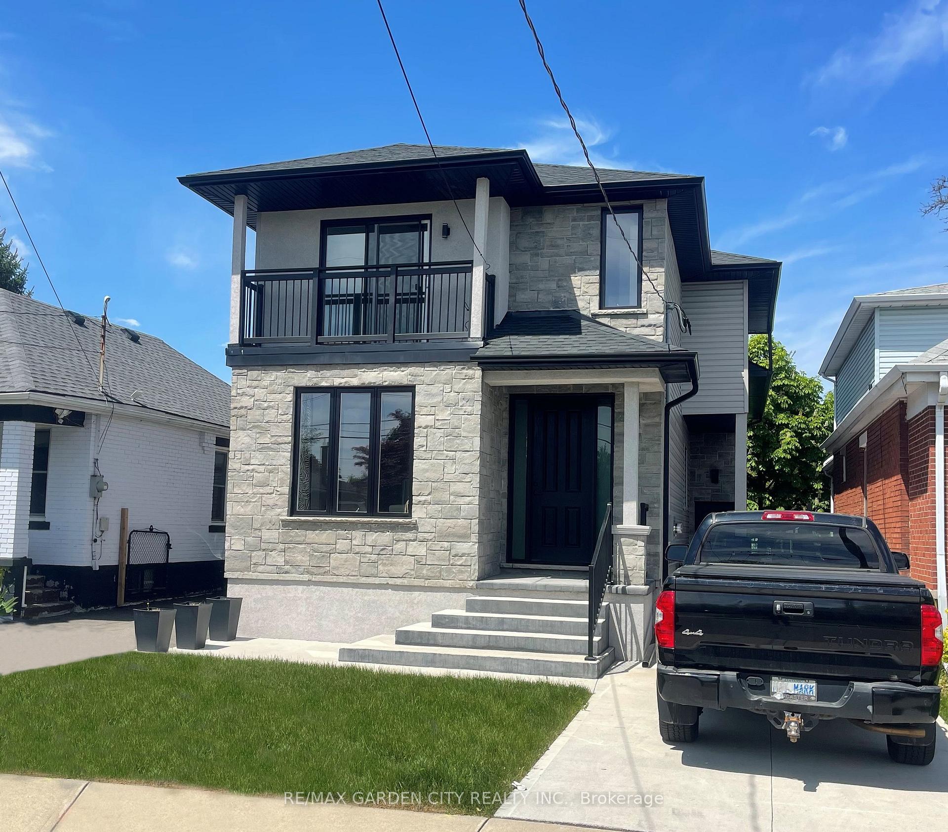 Front of 38 East 16th Street