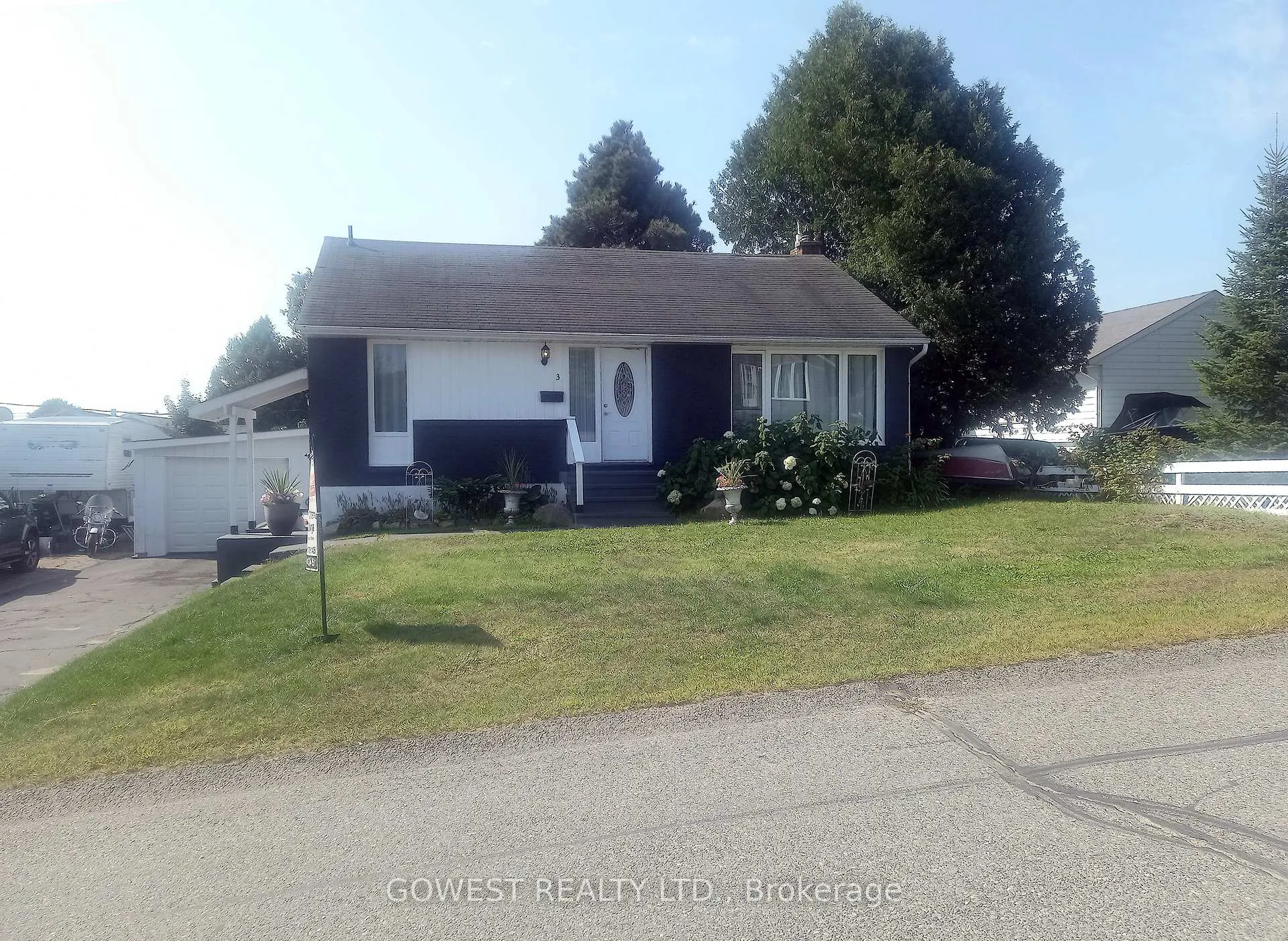 Photo 2 of 3 Hart Road, Elliot Lake, West — HOMEH