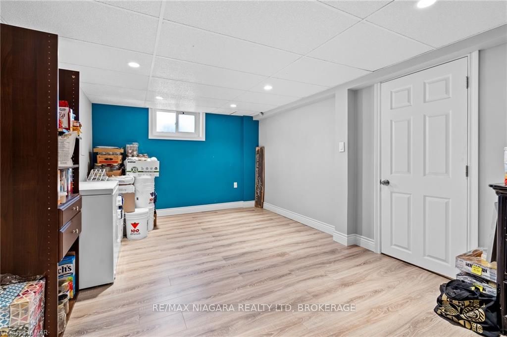 Photo 23 of 17 Sharon Street, St. Catharines, Vine/Linwell — HOMEH
