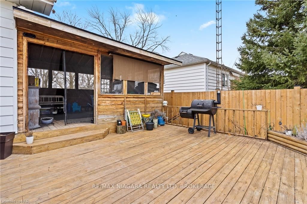 Photo 27 of 17 Sharon Street, St. Catharines, Vine/Linwell — HOMEH