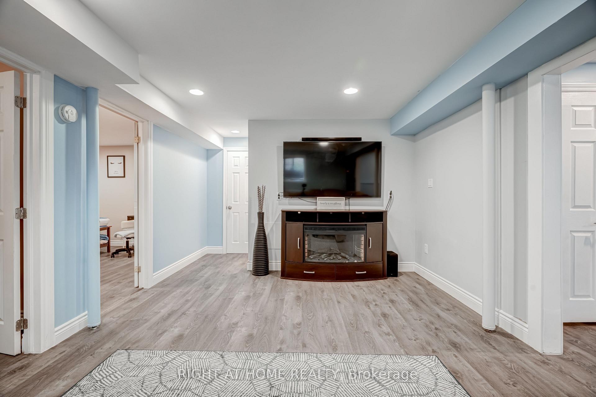 Photo 18 of 28 Peter Street, Barrie, Ardagh — HOMEH