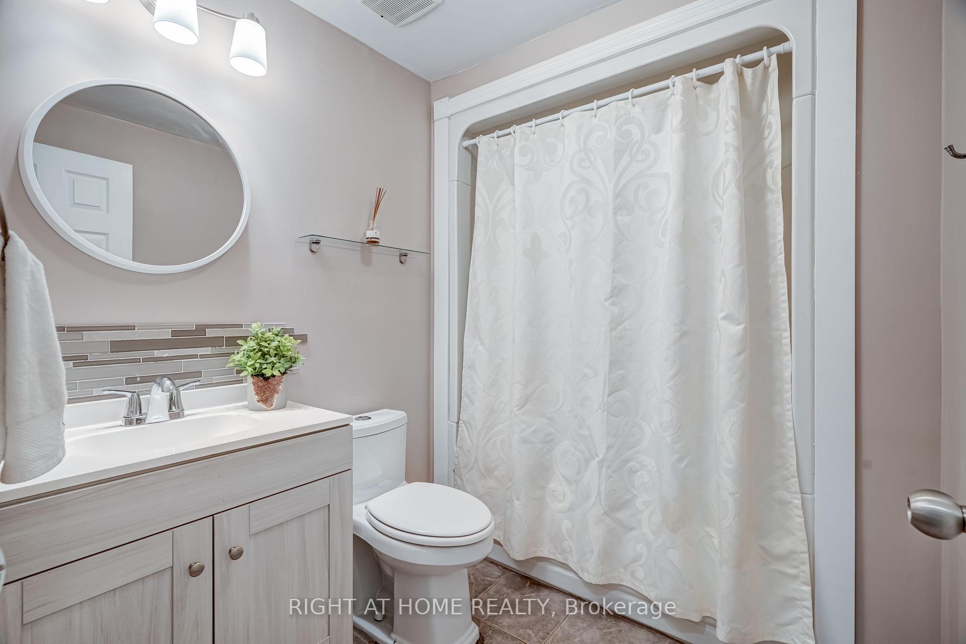 Photo 23 of 28 Peter Street, Barrie, Ardagh — HOMEH