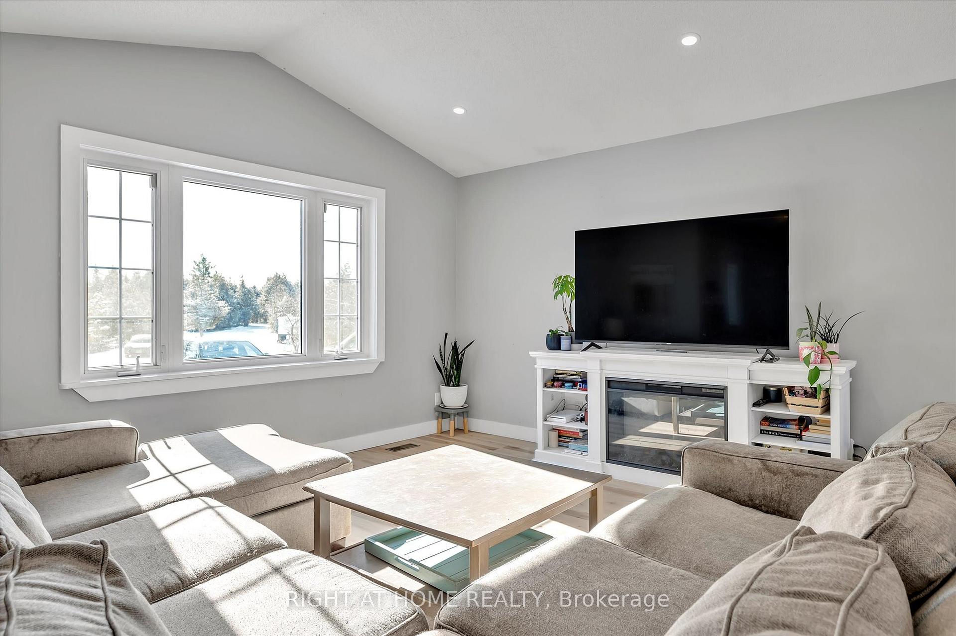 Photo 3 of 1430 Webster Road, Douro-Dummer — HOMEH