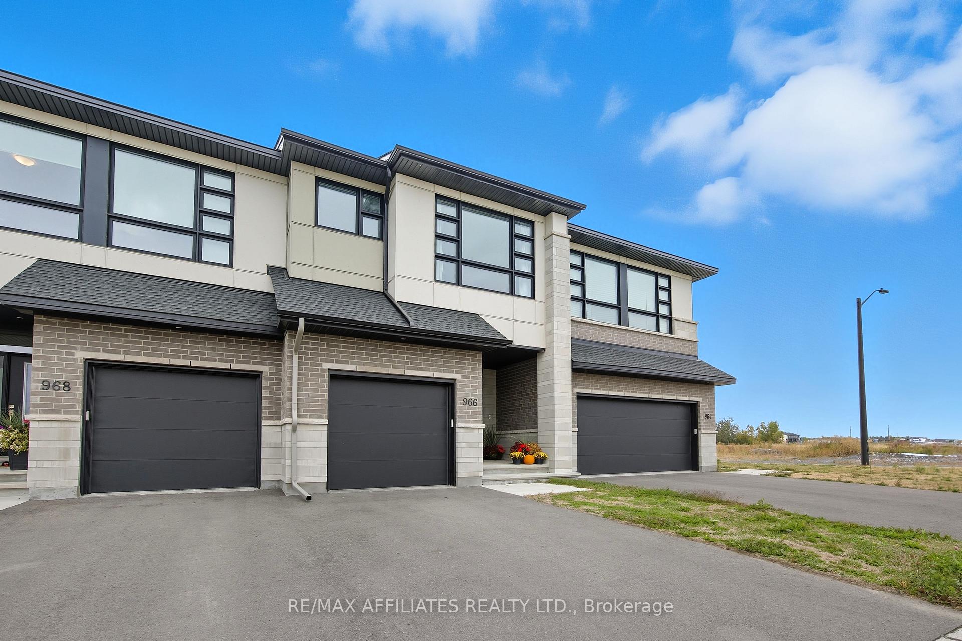 Photo 1 of 966 Acoustic Way, Ottawa, Riverside South/Gloucester Glen — HOMEH