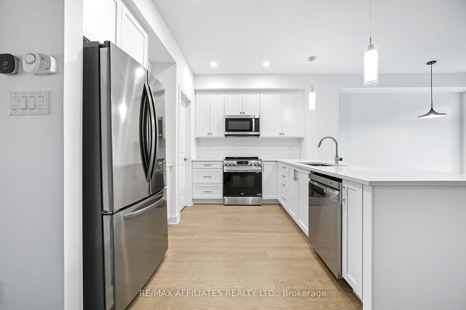 Photo 6 of 966 Acoustic Way, Ottawa, Riverside South/Gloucester Glen — HOMEH