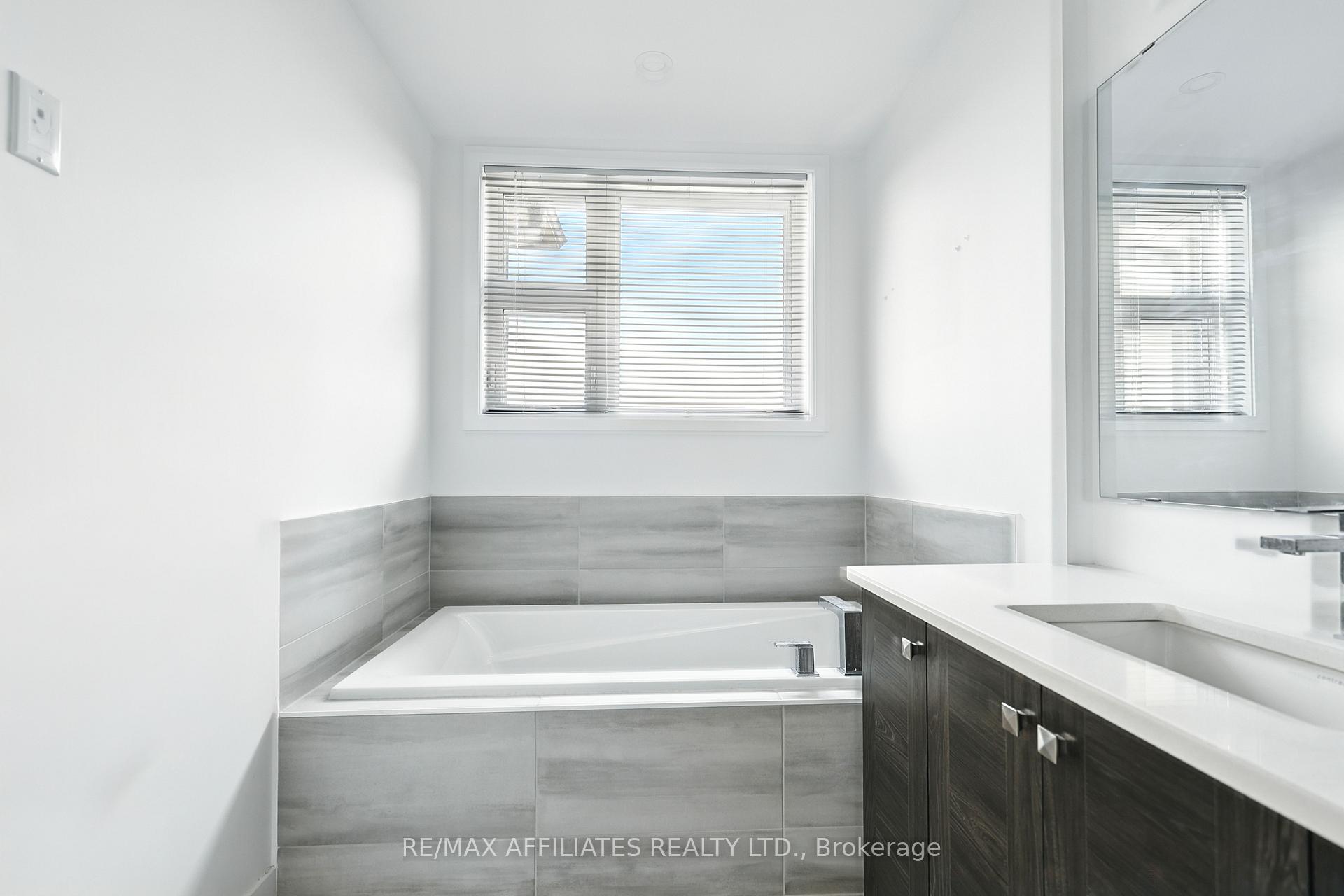 Photo 11 of 966 Acoustic Way, Ottawa, Riverside South/Gloucester Glen — HOMEH