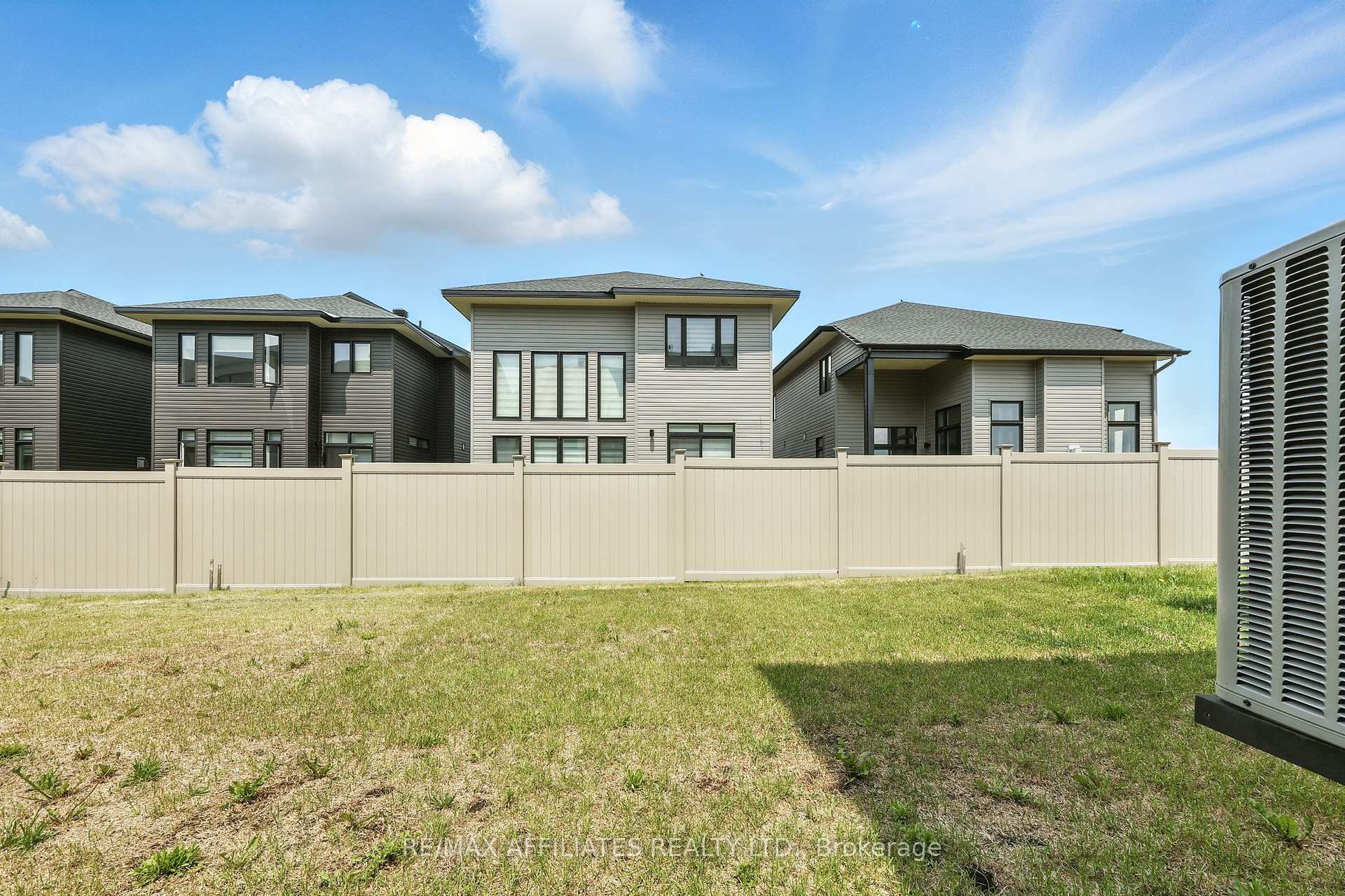 Photo 19 of 966 Acoustic Way, Ottawa, Riverside South/Gloucester Glen — HOMEH