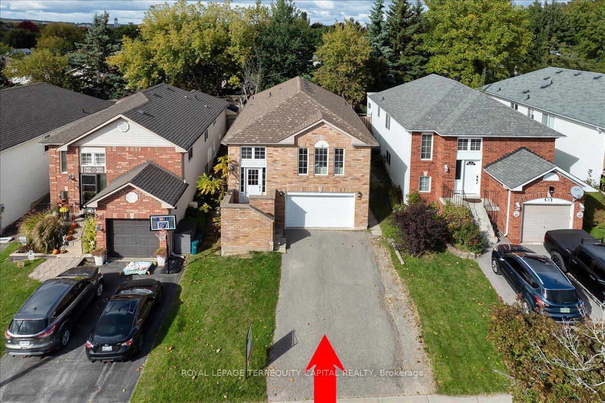 Photo 2 of 54 Copeman Crescent, Barrie, Painswick North — HOMEH