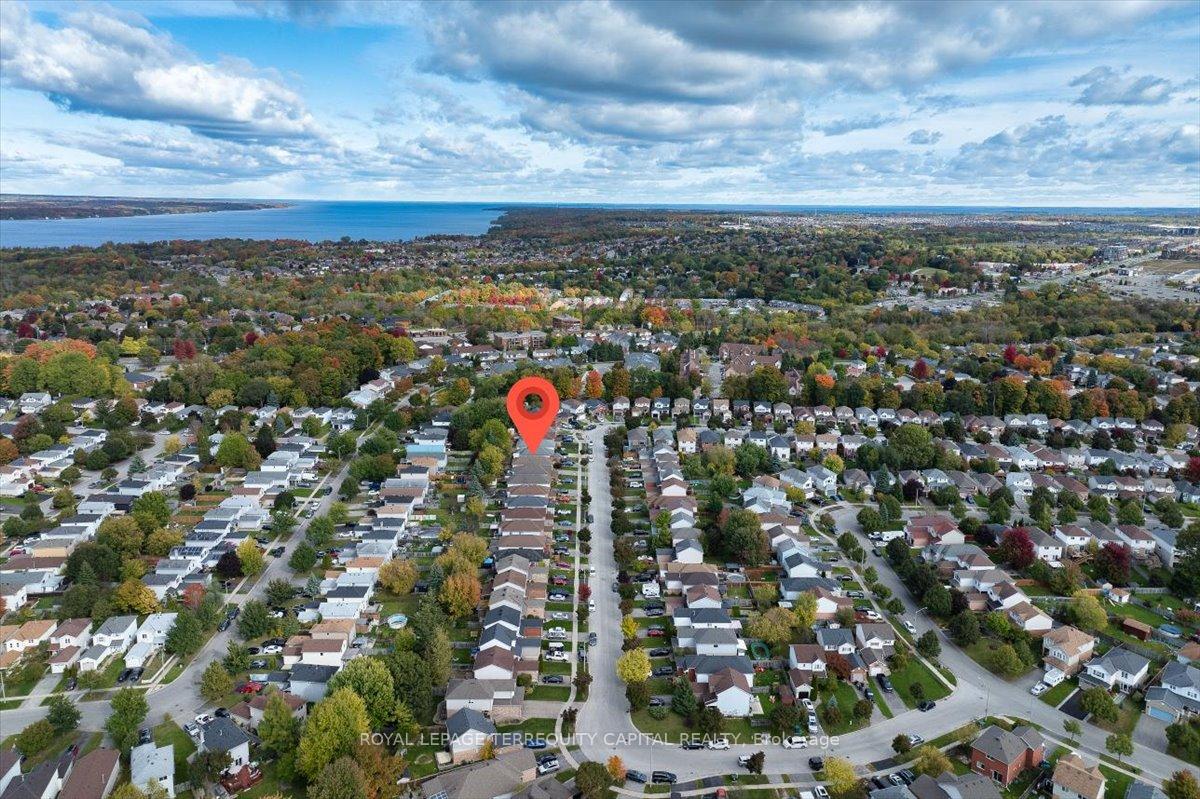 Photo 5 of 54 Copeman Crescent, Barrie, Painswick North — HOMEH