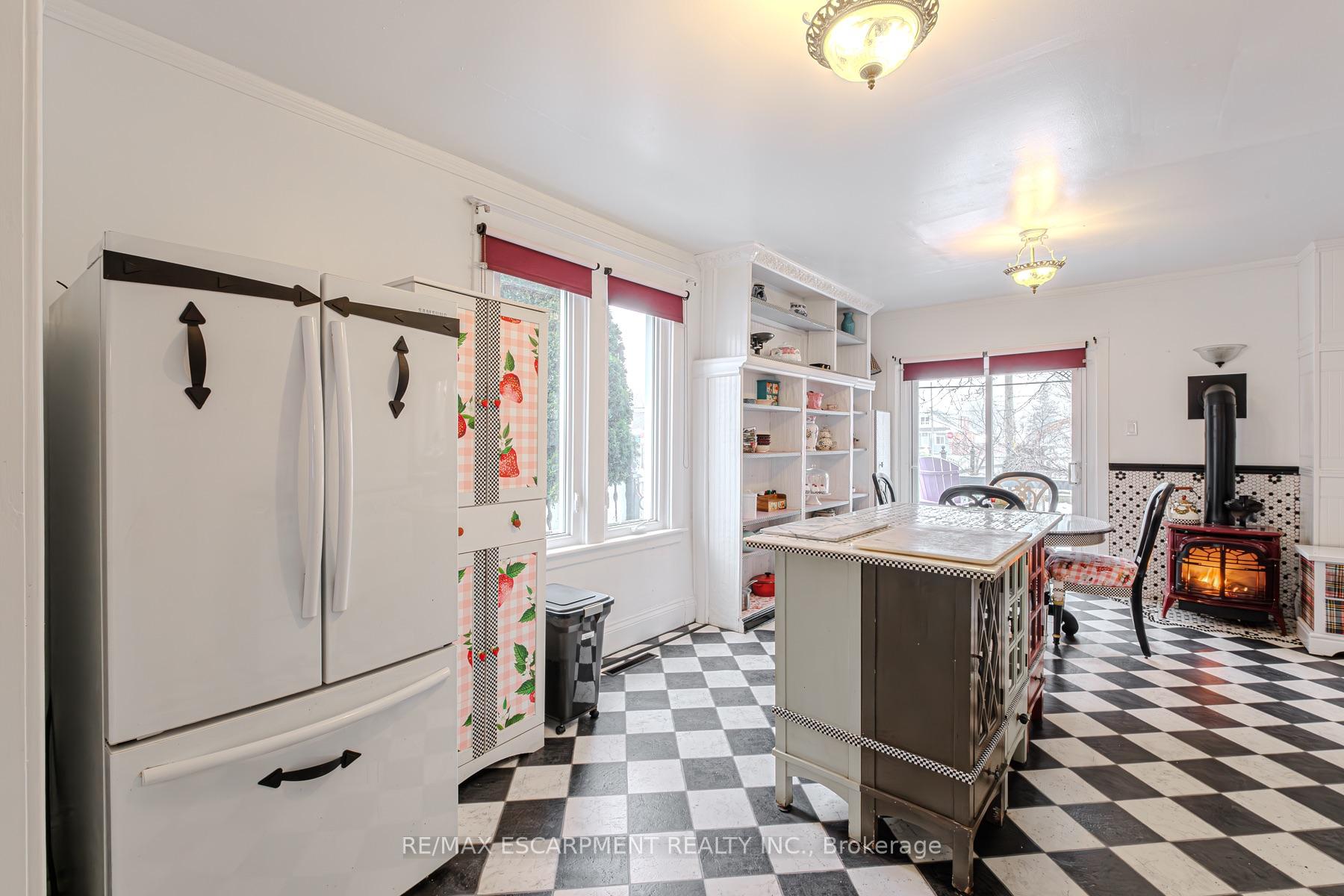 Photo 10 of 62 East 23rd Street, Hamilton, Eastmount — HOMEH