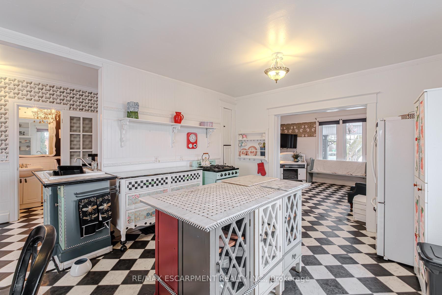 Photo 13 of 62 East 23rd Street, Hamilton, Eastmount — HOMEH