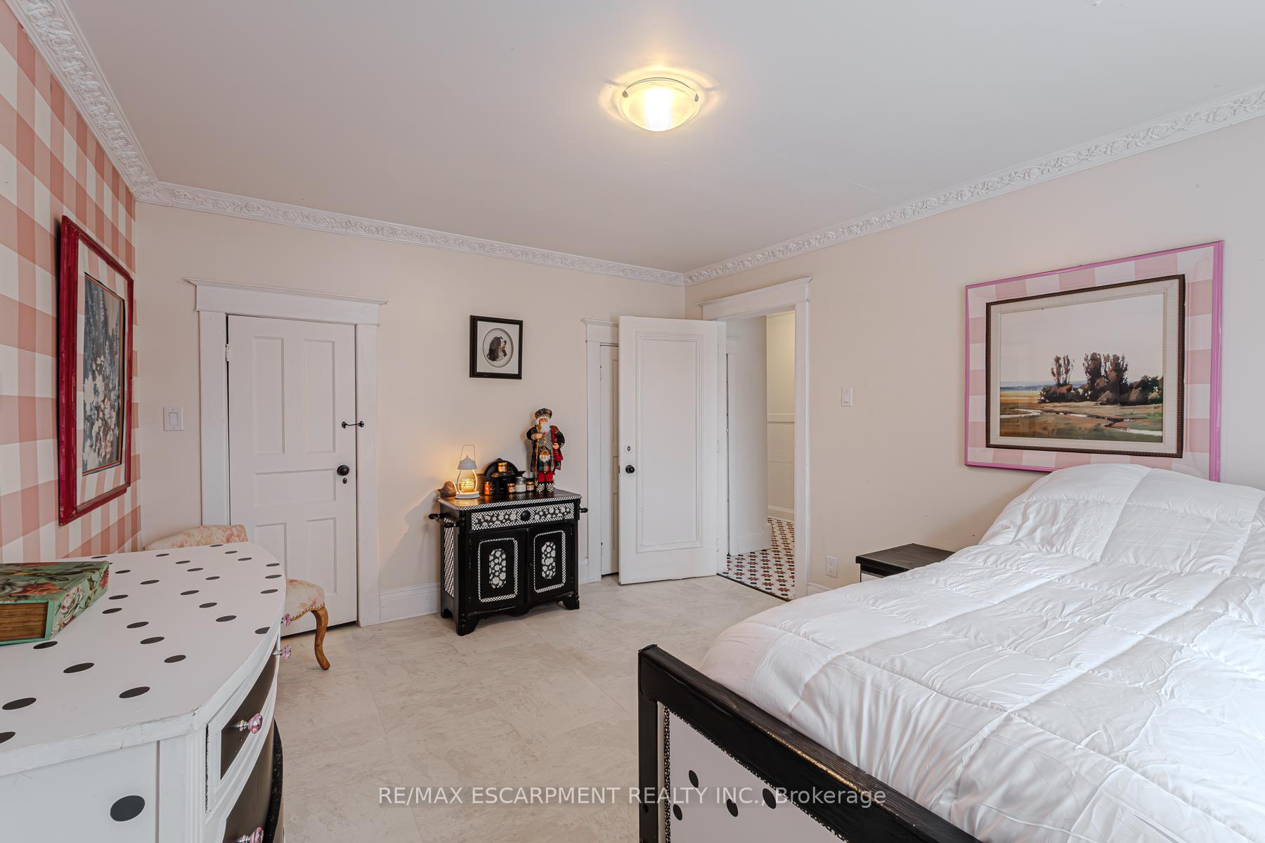 Photo 23 of 62 East 23rd Street, Hamilton, Eastmount — HOMEH