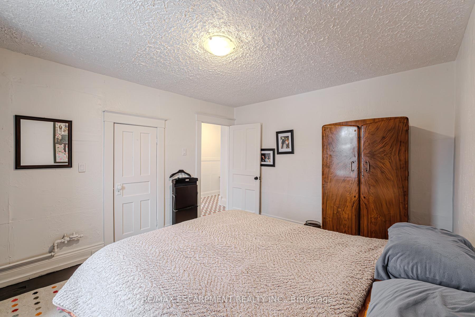 Photo 25 of 62 East 23rd Street, Hamilton, Eastmount — HOMEH