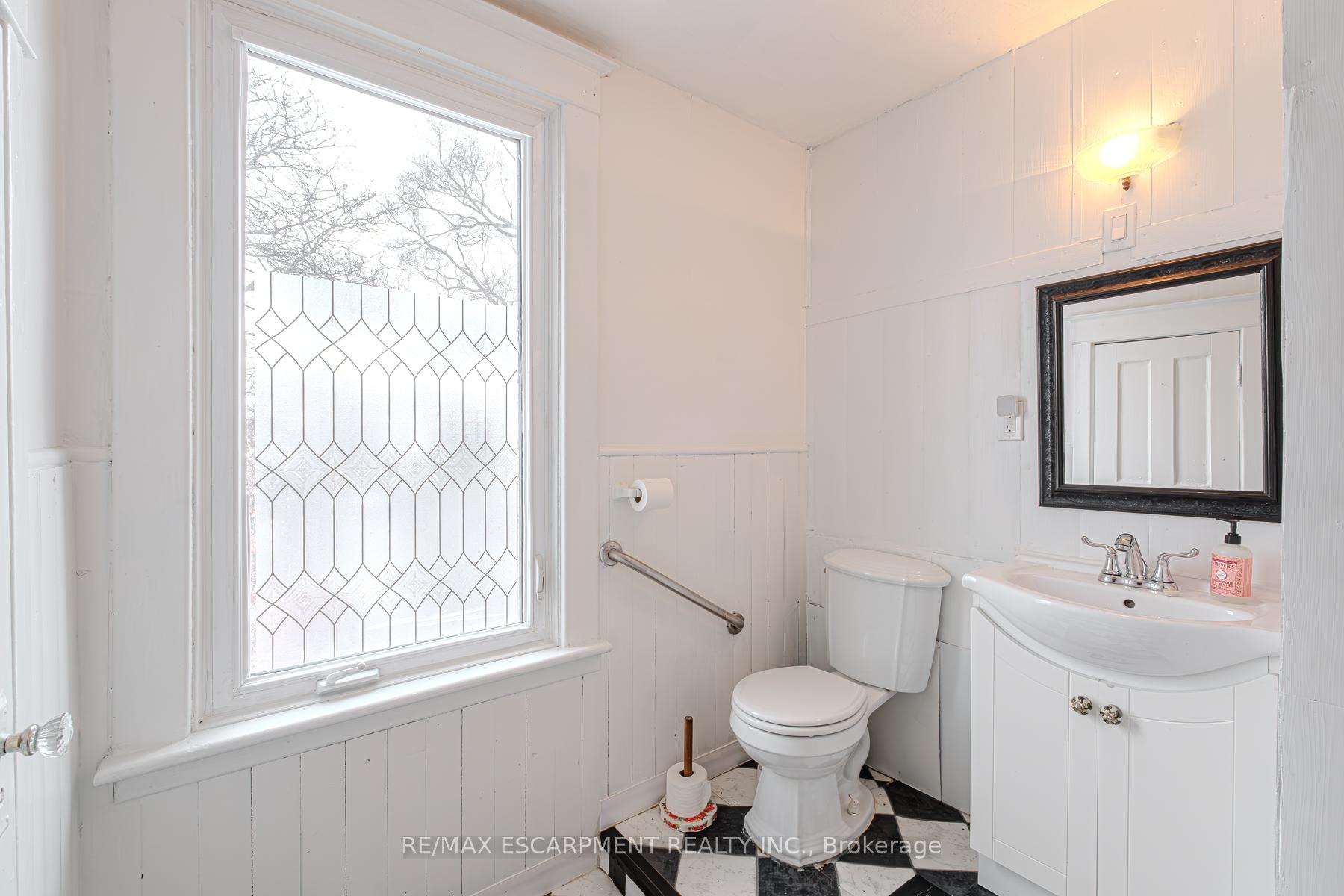 Photo 27 of 62 East 23rd Street, Hamilton, Eastmount — HOMEH