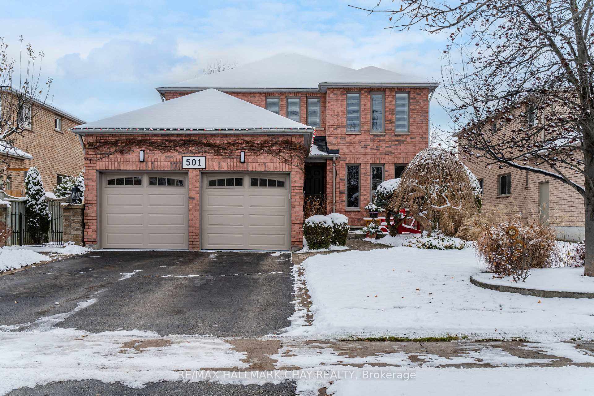Photo 2 of 501 Grove Street E, Barrie, Grove East — HOMEH