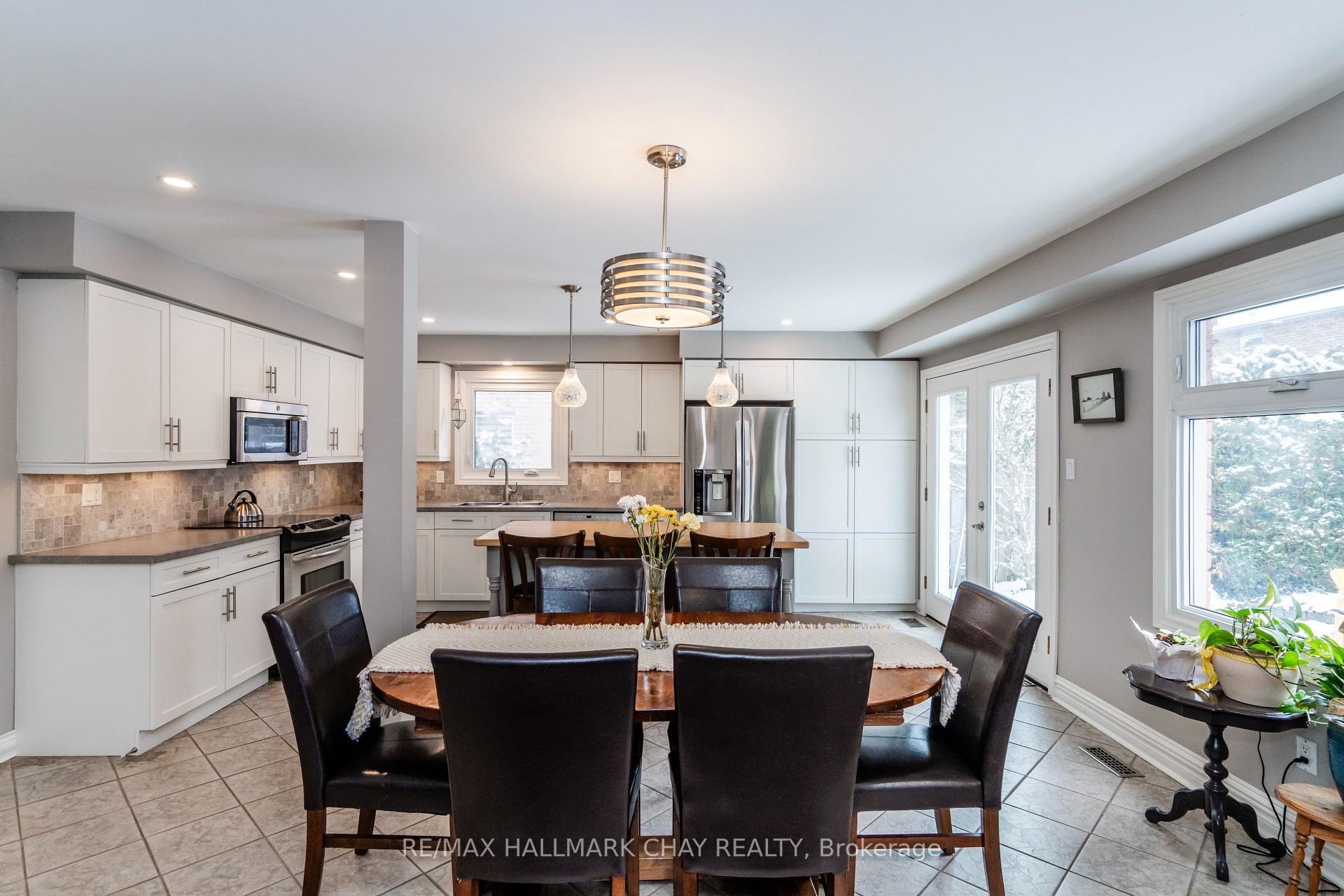 Photo 9 of 501 Grove Street E, Barrie, Grove East — HOMEH