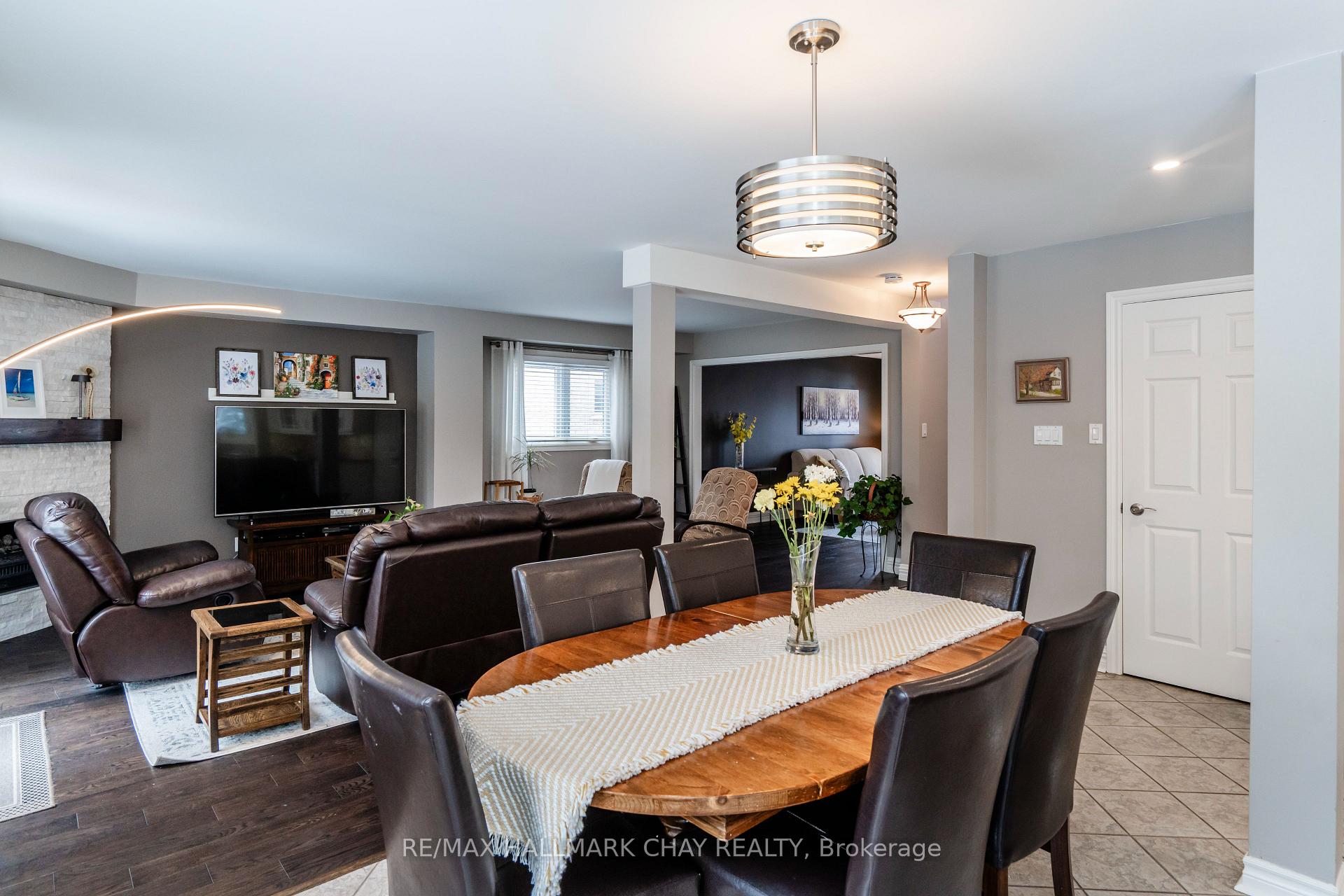 Photo 11 of 501 Grove Street E, Barrie, Grove East — HOMEH