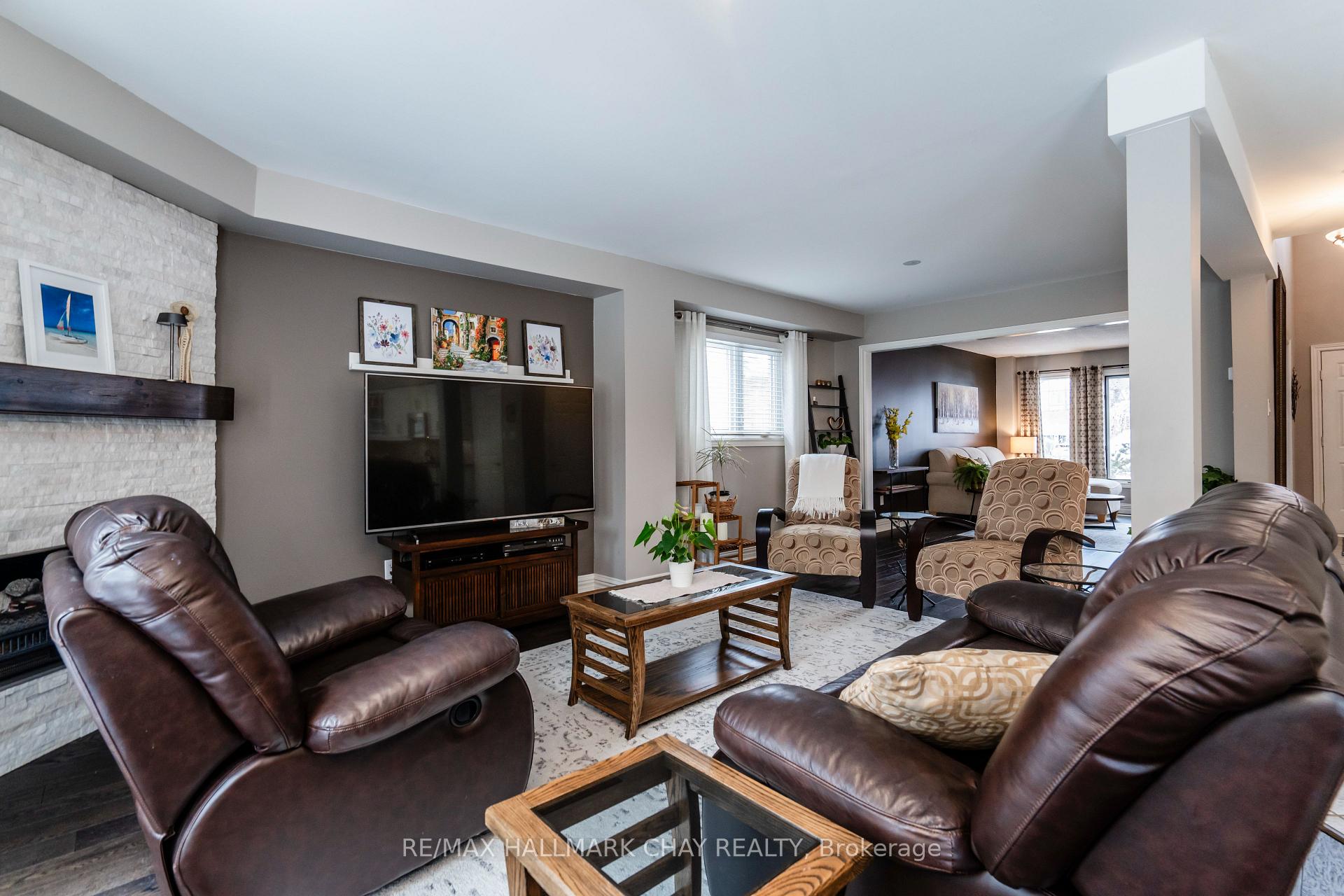 Photo 12 of 501 Grove Street E, Barrie, Grove East — HOMEH