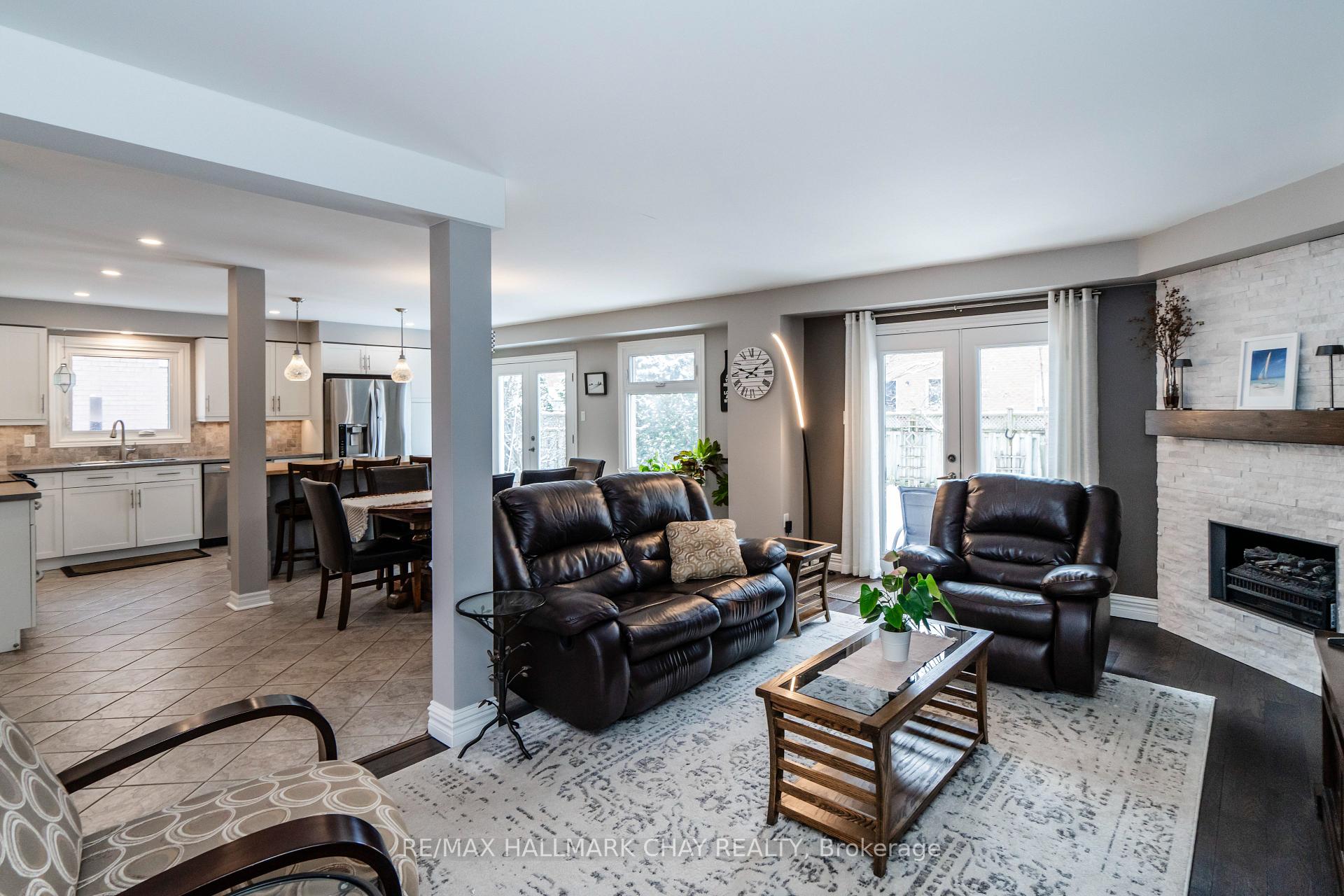 Photo 13 of 501 Grove Street E, Barrie, Grove East — HOMEH
