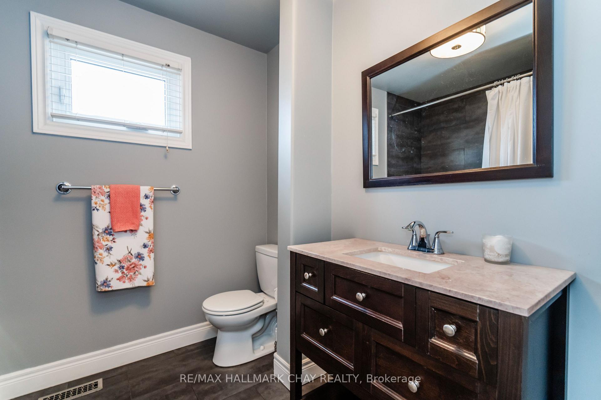 Photo 24 of 501 Grove Street E, Barrie, Grove East — HOMEH