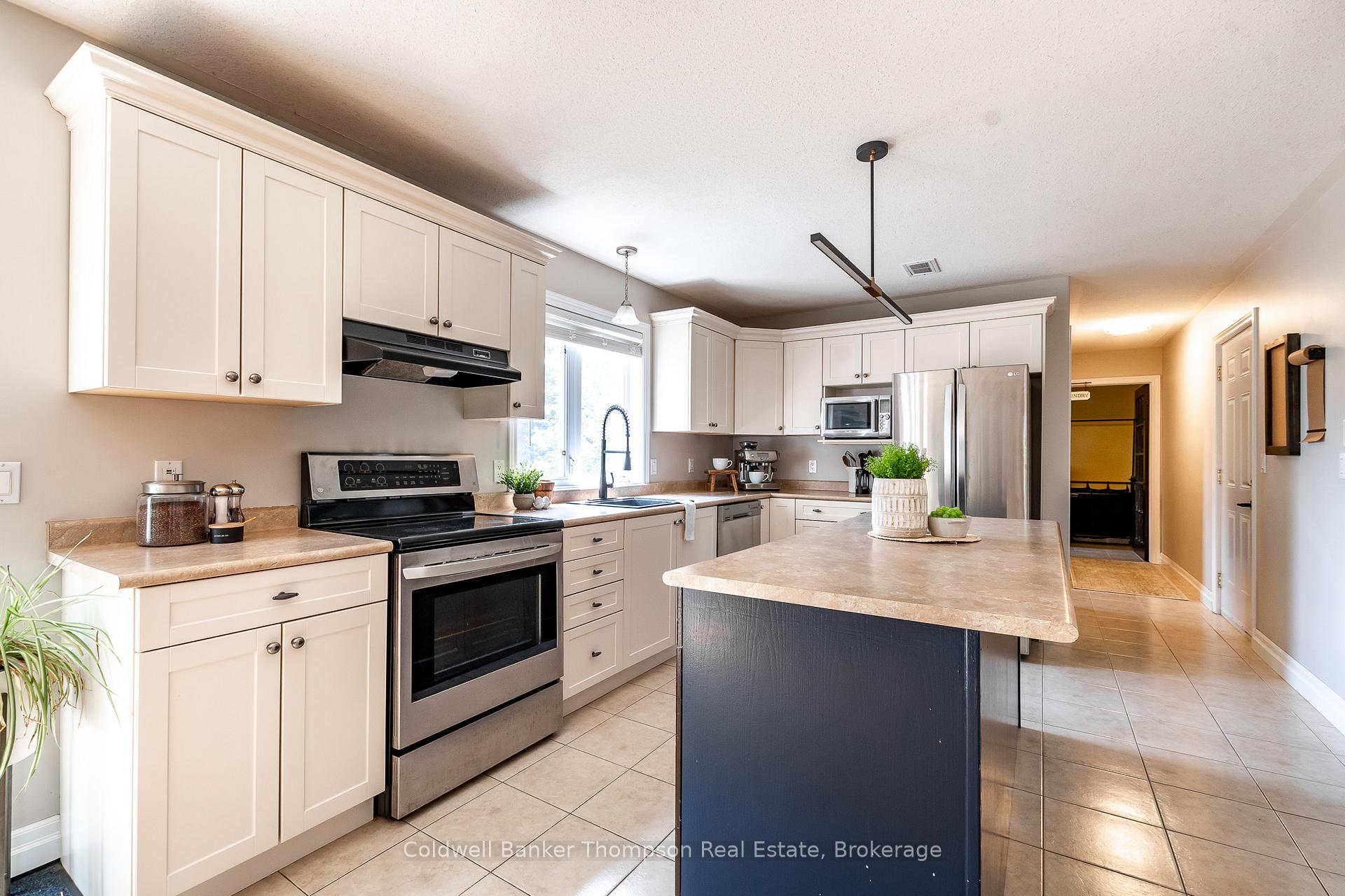 Photo 15 of 224 Queen Street, Burk's Falls — HOMEH