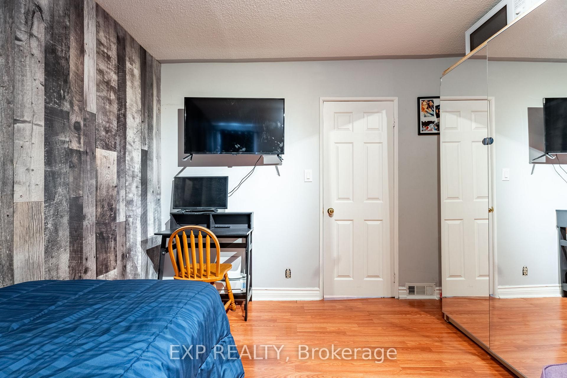 Photo 10 of 72 Harrison Avenue S, Hamilton, Homeside — HOMEH