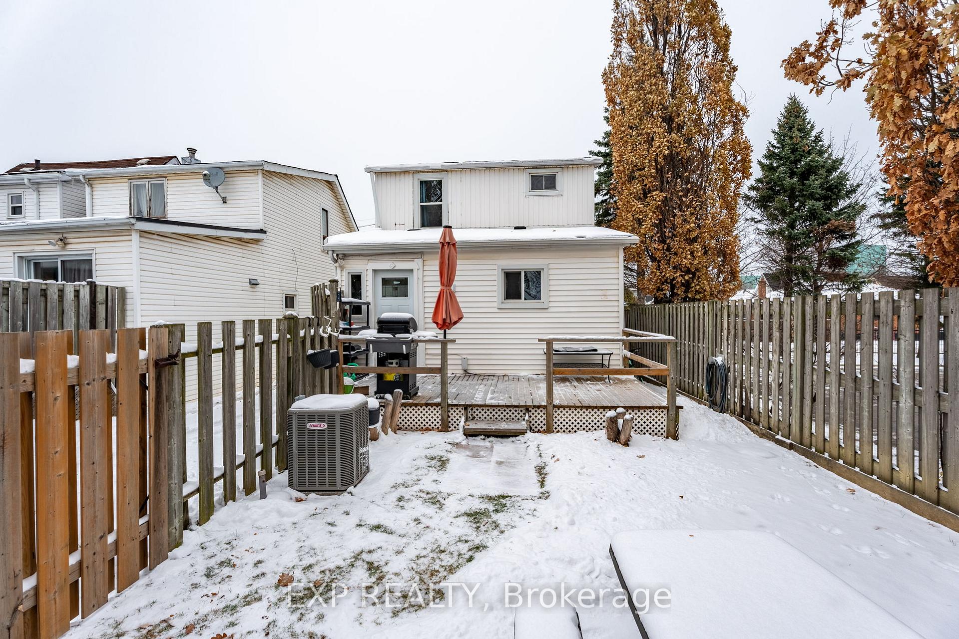 Photo 33 of 72 Harrison Avenue S, Hamilton, Homeside — HOMEH