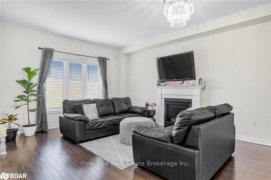 Photo 11 of 12 Cypress Point, Barrie, Ardagh — HOMEH