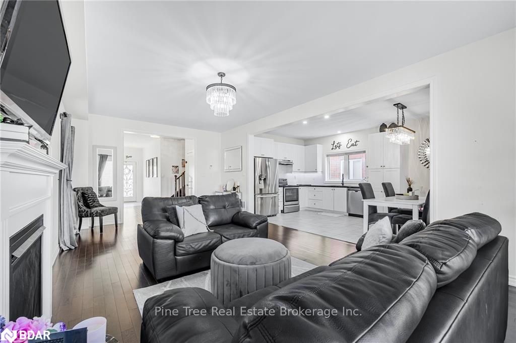 Photo 13 of 12 Cypress Point, Barrie, Ardagh — HOMEH