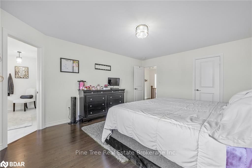 Photo 23 of 12 Cypress Point, Barrie, Ardagh — HOMEH