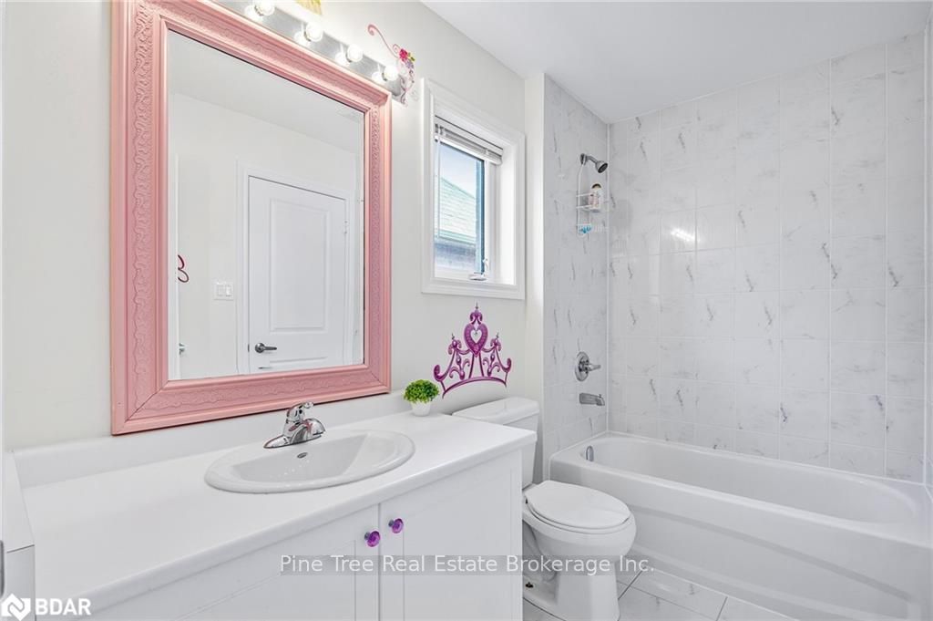 Photo 28 of 12 Cypress Point, Barrie, Ardagh — HOMEH