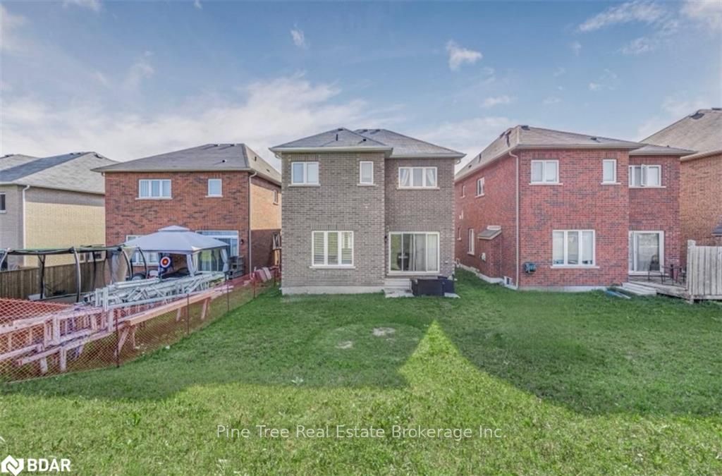 Photo 33 of 12 Cypress Point, Barrie, Ardagh — HOMEH