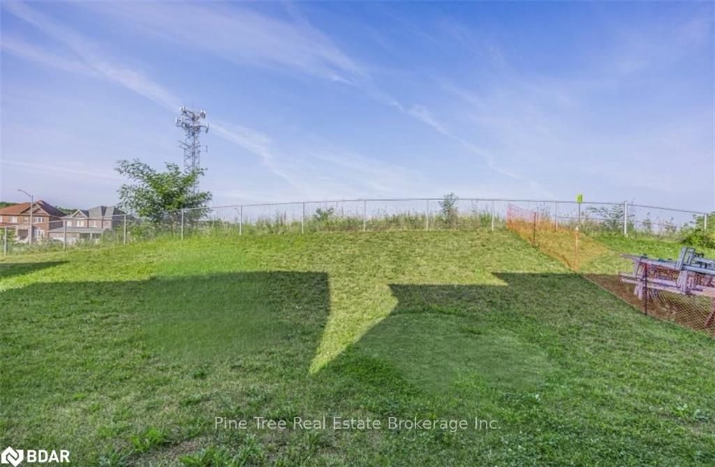 Photo 34 of 12 Cypress Point, Barrie, Ardagh — HOMEH