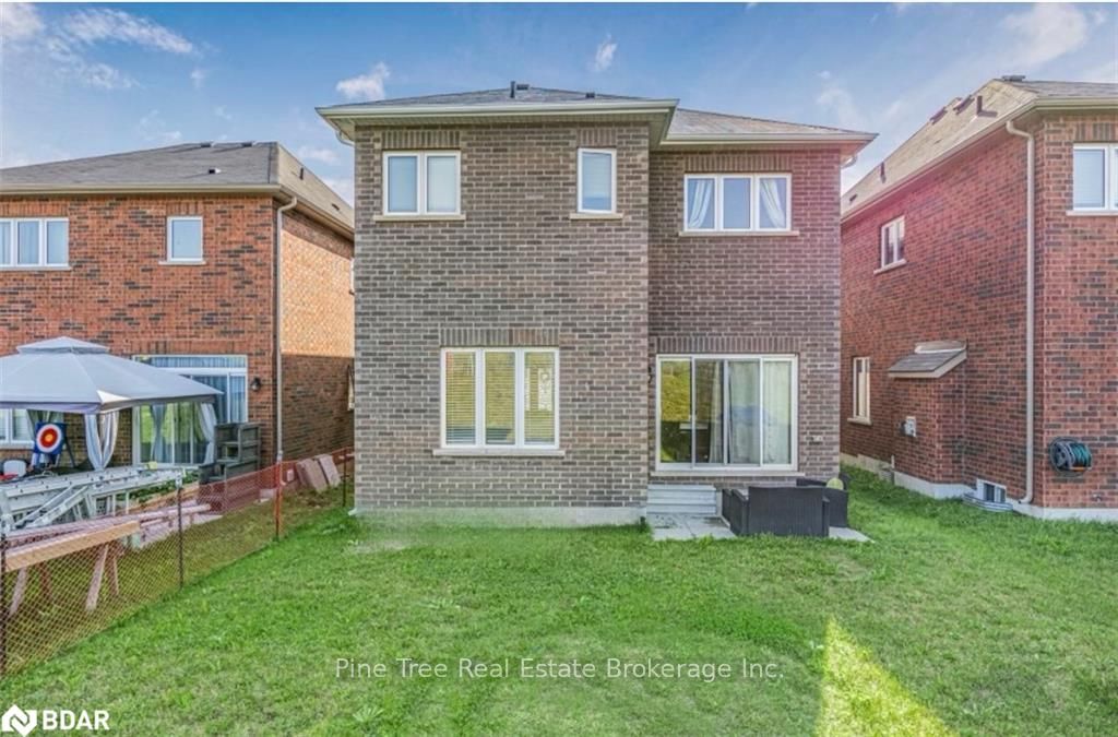 Photo 35 of 12 Cypress Point, Barrie, Ardagh — HOMEH