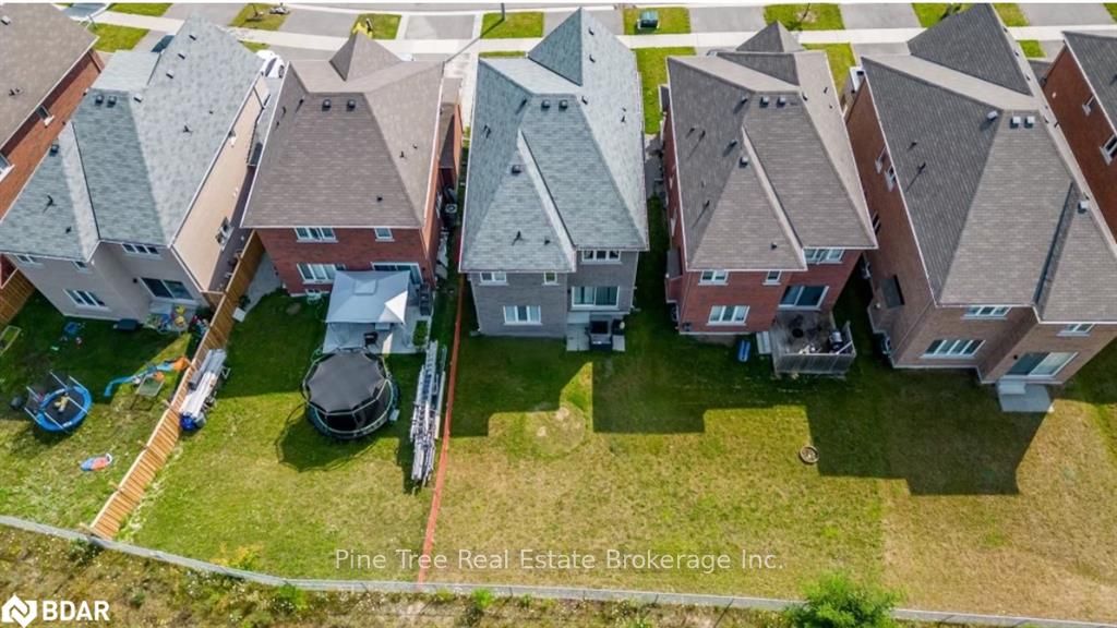 Photo 36 of 12 Cypress Point, Barrie, Ardagh — HOMEH
