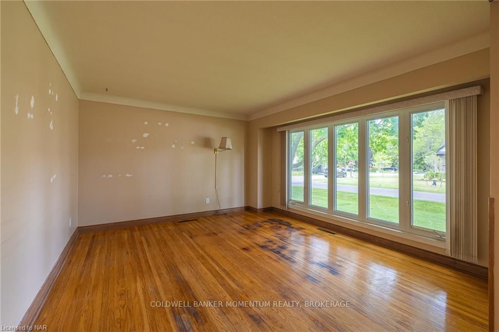 Photo 7 of 2 Lakeview Avenue, St. Catharines, Lakeshore — HOMEH
