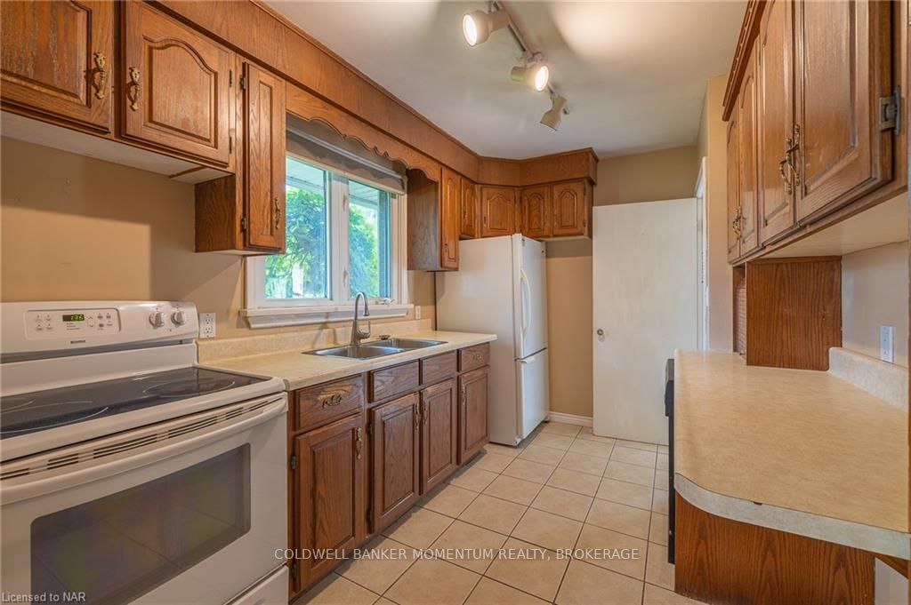Photo 11 of 2 Lakeview Avenue, St. Catharines, Lakeshore — HOMEH