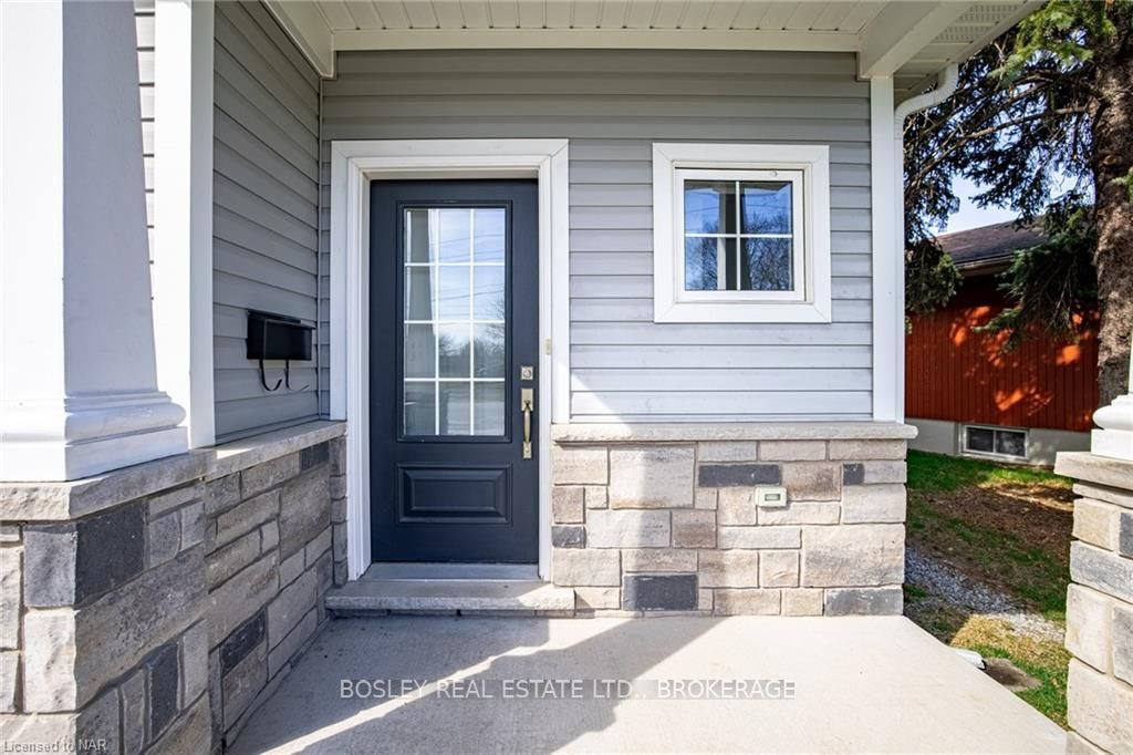Photo 2 of 517D Scott Street, St. Catharines, Bunting/Linwell — HOMEH