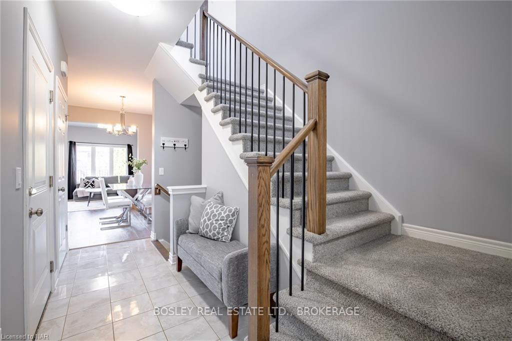 Photo 4 of 517D Scott Street, St. Catharines, Bunting/Linwell — HOMEH