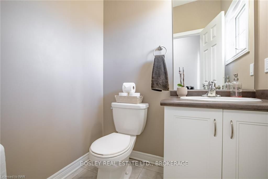 Photo 13 of 517D Scott Street, St. Catharines, Bunting/Linwell — HOMEH