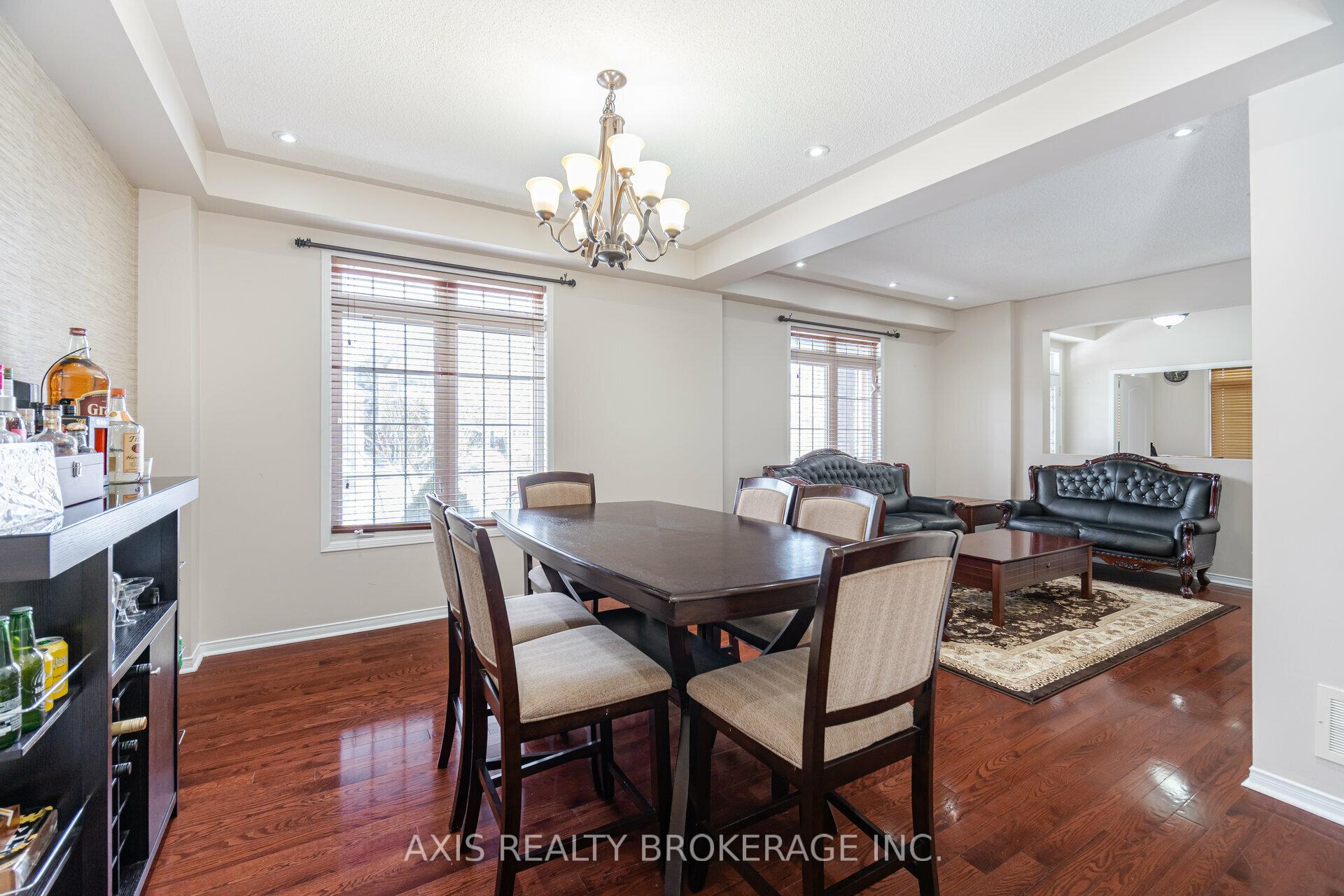 Photo 12 of 25 Laurentide Crescent, Brampton, Vales of Castlemore North — HOMEH