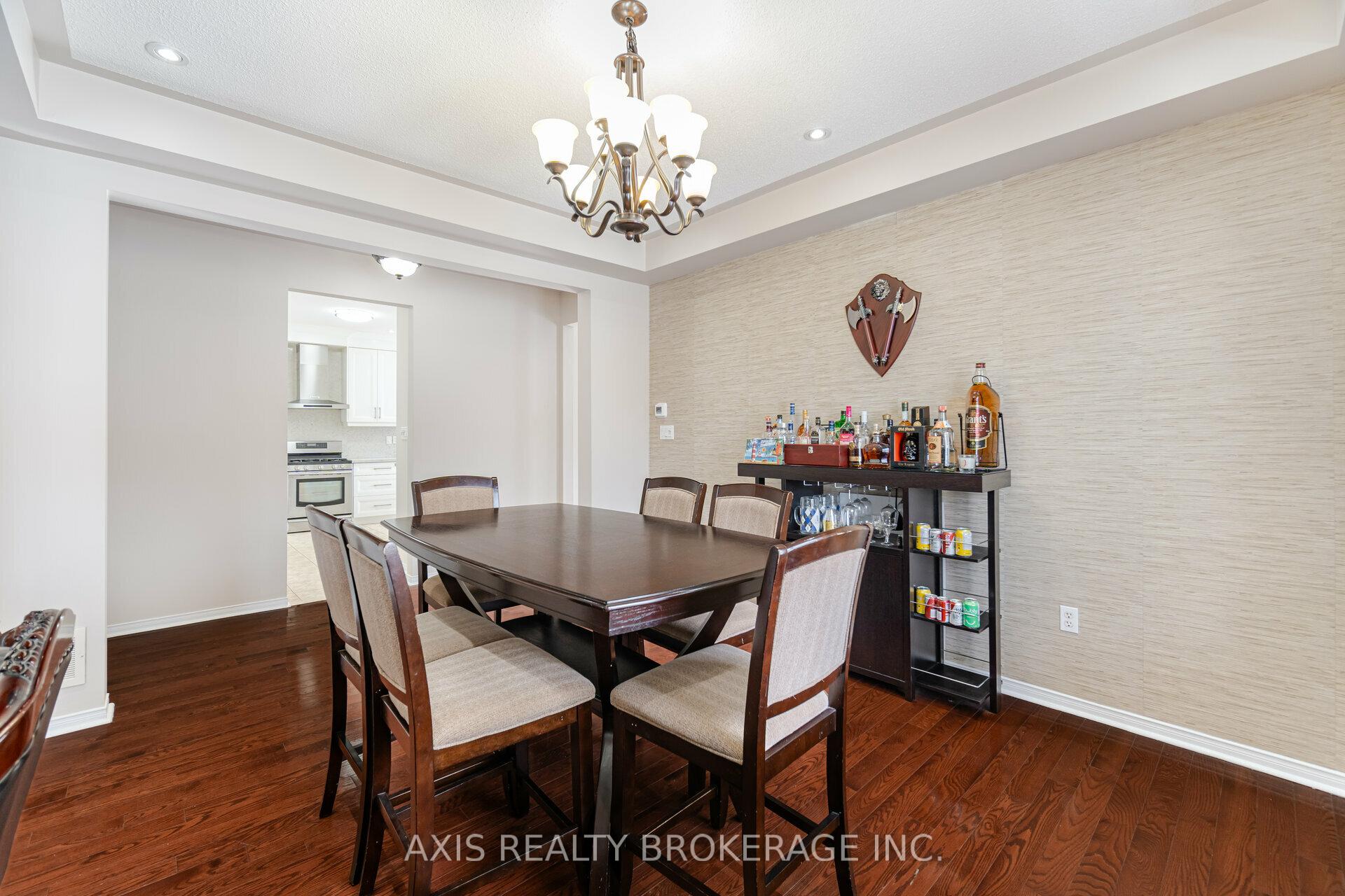 Photo 13 of 25 Laurentide Crescent, Brampton, Vales of Castlemore North — HOMEH