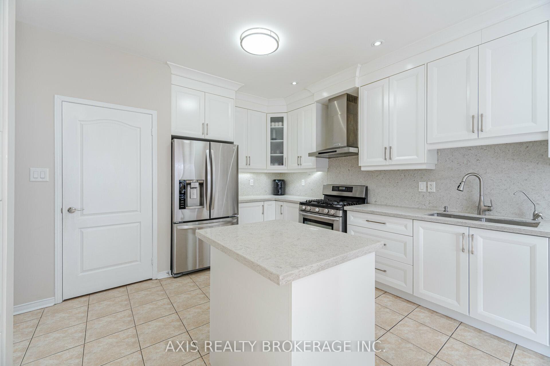 Photo 14 of 25 Laurentide Crescent, Brampton, Vales of Castlemore North — HOMEH